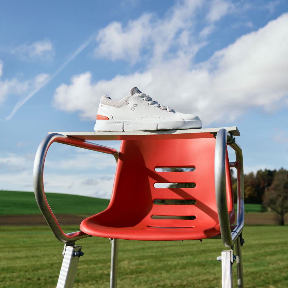On THE ROGER Advantage: the versatile everyday sneaker - White | Flare ON95XF273 - Image 2